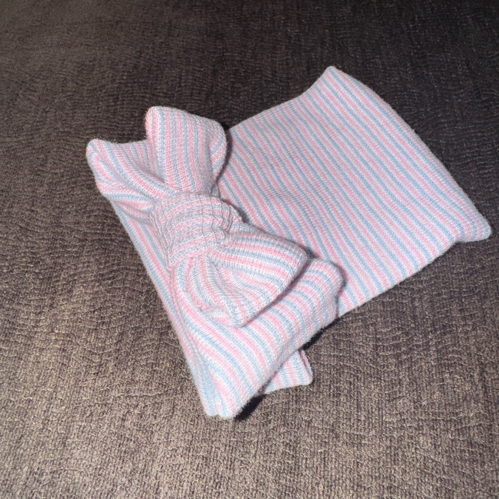 INFANT DOUBLE BOW Hospital Hat.